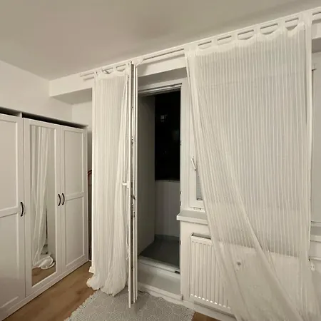 Studio 05 With Free Private Parking Apartment *